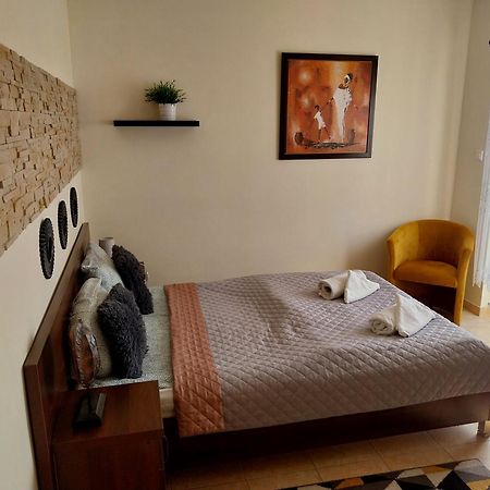 Bed and Breakfast Marmonoli Ustka Esterno foto