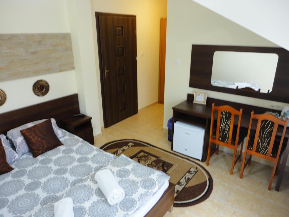 Bed and Breakfast Marmonoli Ustka Esterno foto