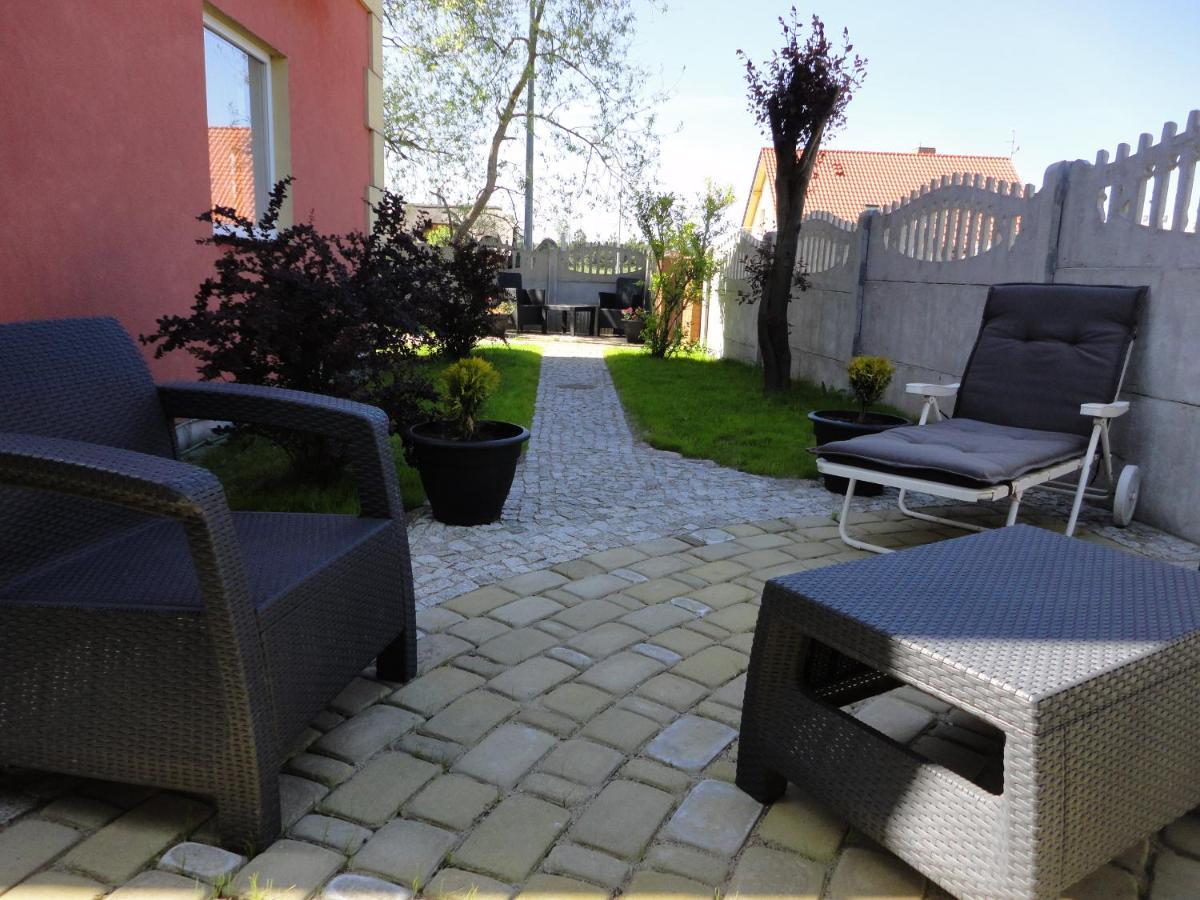 Bed and Breakfast Marmonoli Ustka Esterno foto