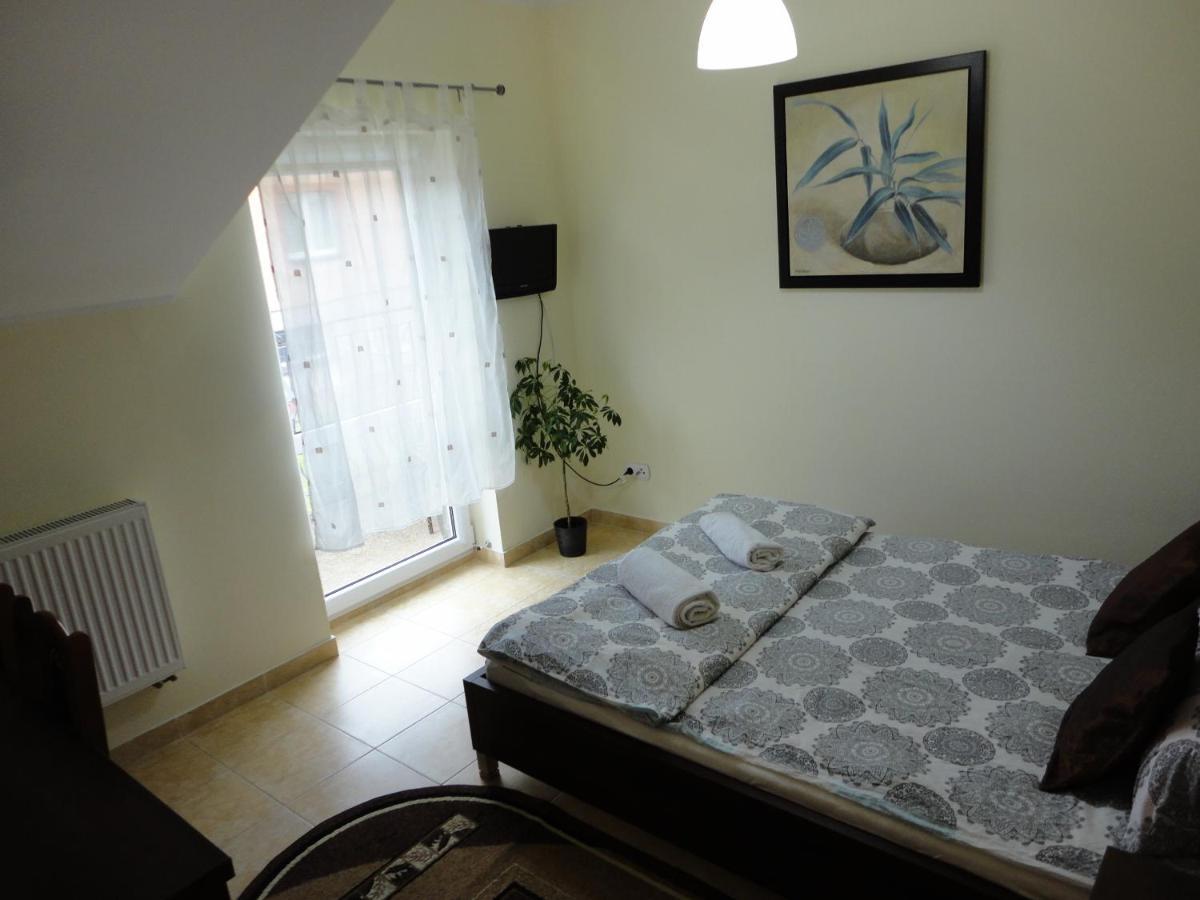 Bed and Breakfast Marmonoli Ustka Esterno foto