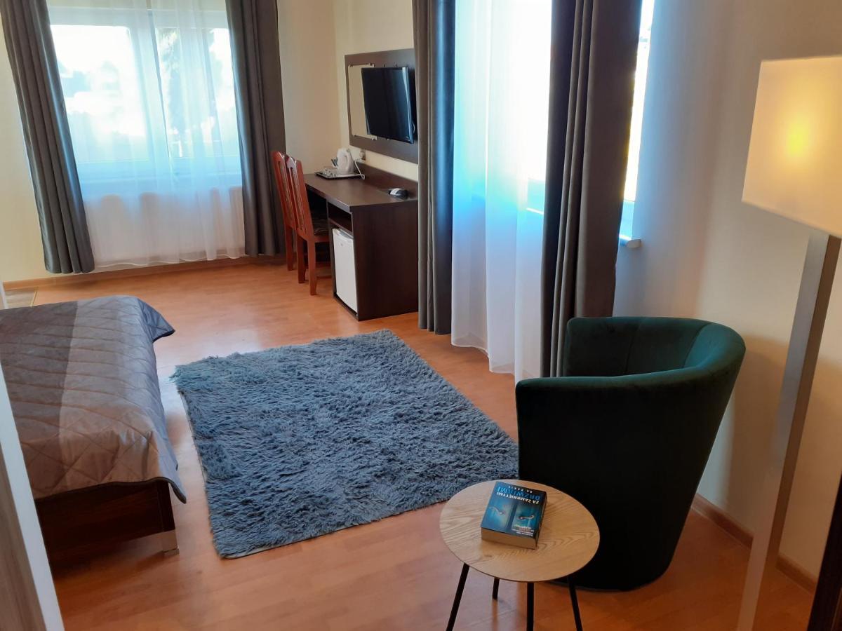Bed and Breakfast Marmonoli Ustka Esterno foto