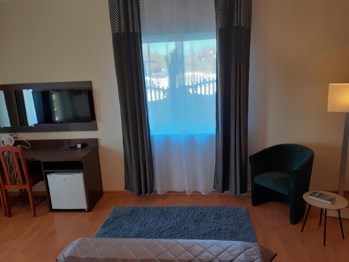 Bed and Breakfast Marmonoli Ustka Esterno foto