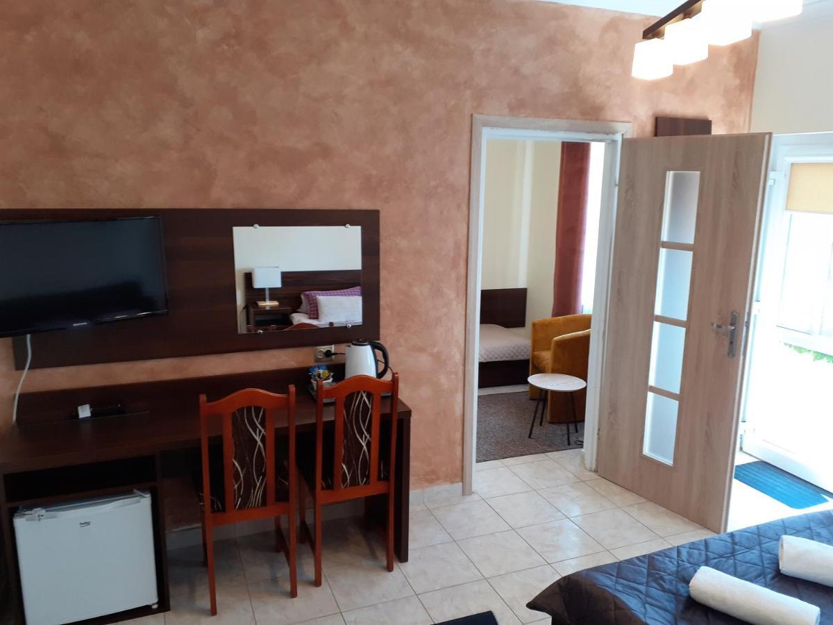 Bed and Breakfast Marmonoli Ustka Esterno foto