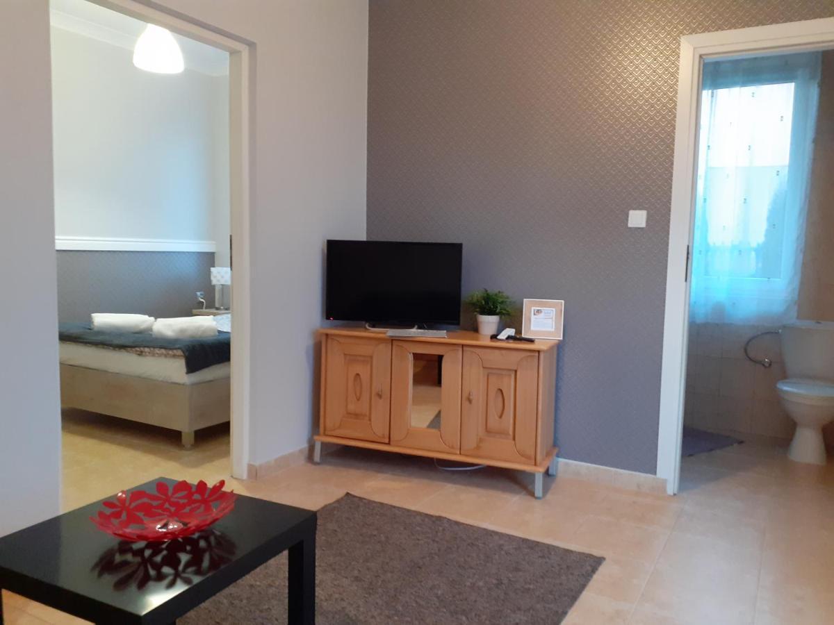 Bed and Breakfast Marmonoli Ustka Esterno foto