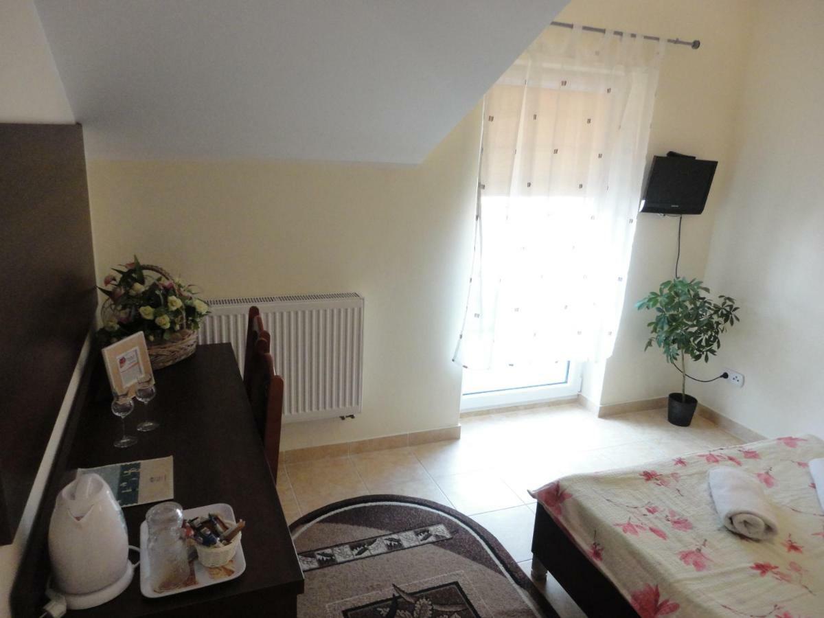 Bed and Breakfast Marmonoli Ustka Esterno foto